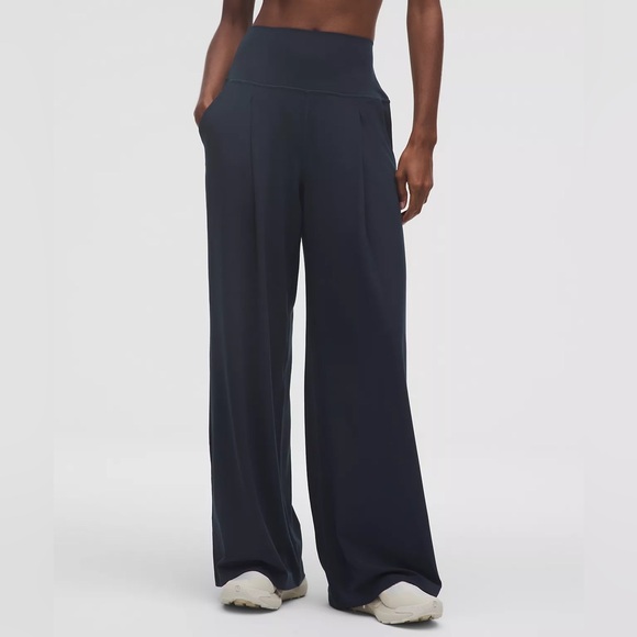 Lululemon $128 Retail Align™ Palazzo Pant Regular 32” Inseam in True Navy Size 6 - Picture 2 of 10